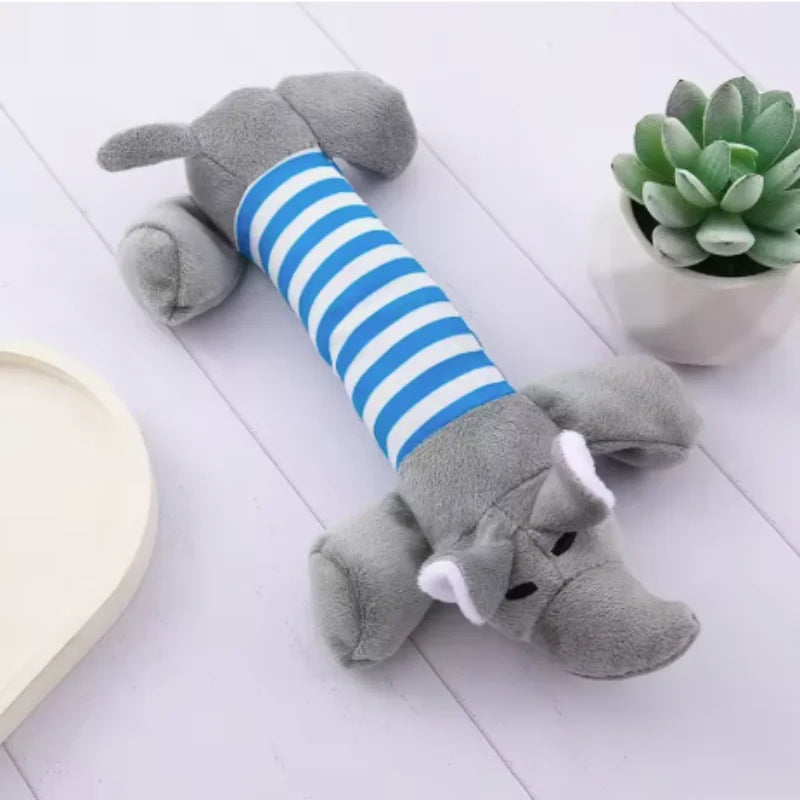 Essenza Pet CuddleBite — Juguete de Peluche para Perros Pequeños | Diseño de Animalito, Sonido Interactivo y Textura para Morder
